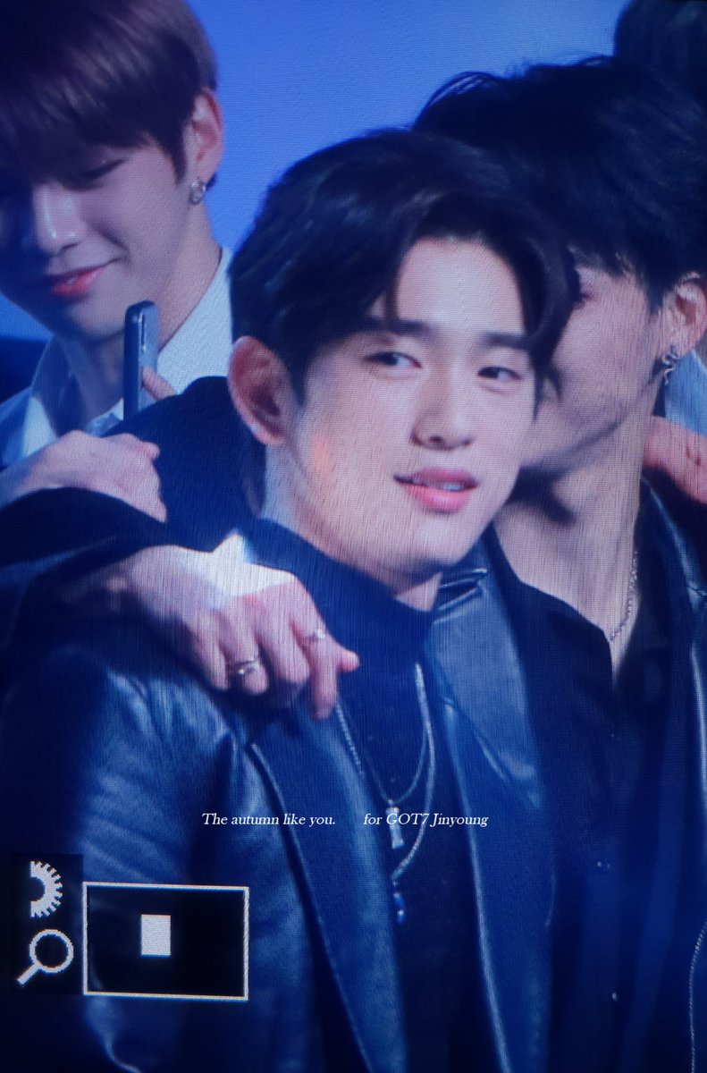 jy_94922's tweet photo. 181230 가요대제전
덩어리들 새해 복 많이많이 내꺼까지 다 가져~~~~~~
#진영 #박진영 #Jinyoung #이안
#GOT7
#갓세븐
#GOT7_PresentYOUandME
#GOT7_Miracle https://t.co/hZVNWfBZFp