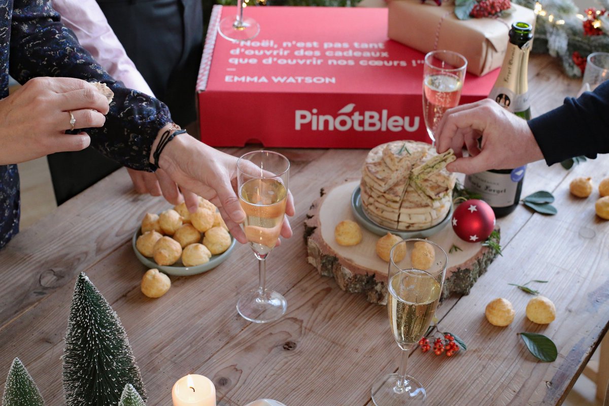oeforgood's tweet photo. 🥂 Prêts pour ce soir ? Servez la magie PinotBleu et laissez-la envahir vos convives jusqu'aux bouts des orteils ! ✨ https://t.co/q1n7wUFjPc https://t.co/tJYH1OgHCv
