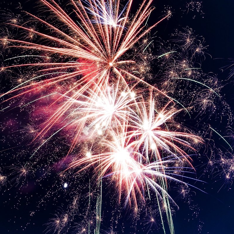 CambriaChelsea's tweet photo. Ring in the New Year in #NYC! There are many celebrations in the city you don't want to miss for the #holiday! https://t.co/YekBVqny3v https://t.co/UdZLVOr51N