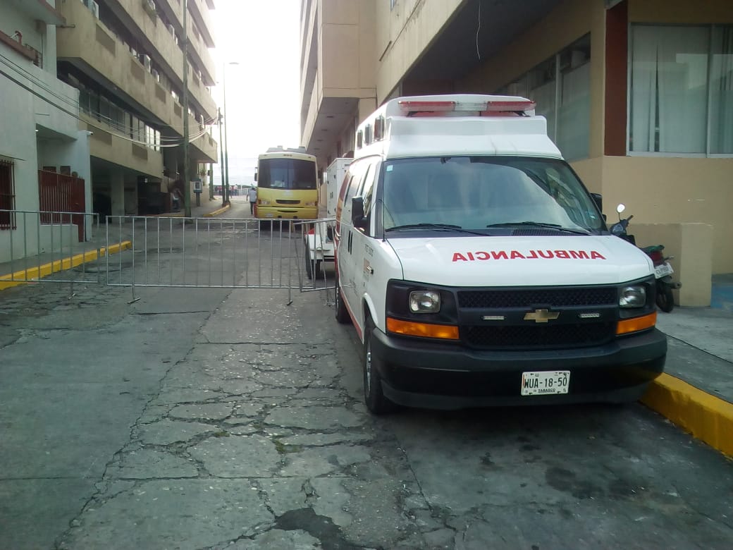 ProcivilTabasco's tweet image. Queda instalado dispositivo de seguridad para la ceremonia de transición del Poder Ejecutivo del Gobierno del Estado de Tabasco, en el interior y exterior del edificio del Congreso.