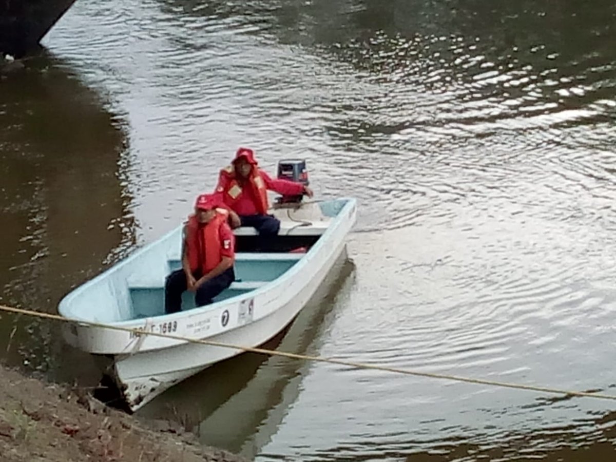 ProcivilTabasco's tweet image. Queda instalado dispositivo de seguridad para la ceremonia de transición del Poder Ejecutivo del Gobierno del Estado de Tabasco, en el interior y exterior del edificio del Congreso.