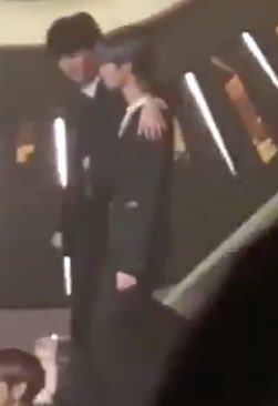optimus_deep's tweet photo. 190101 가요대제전
둘다 성인 👏👏👏 https://t.co/nff2uZwRgP