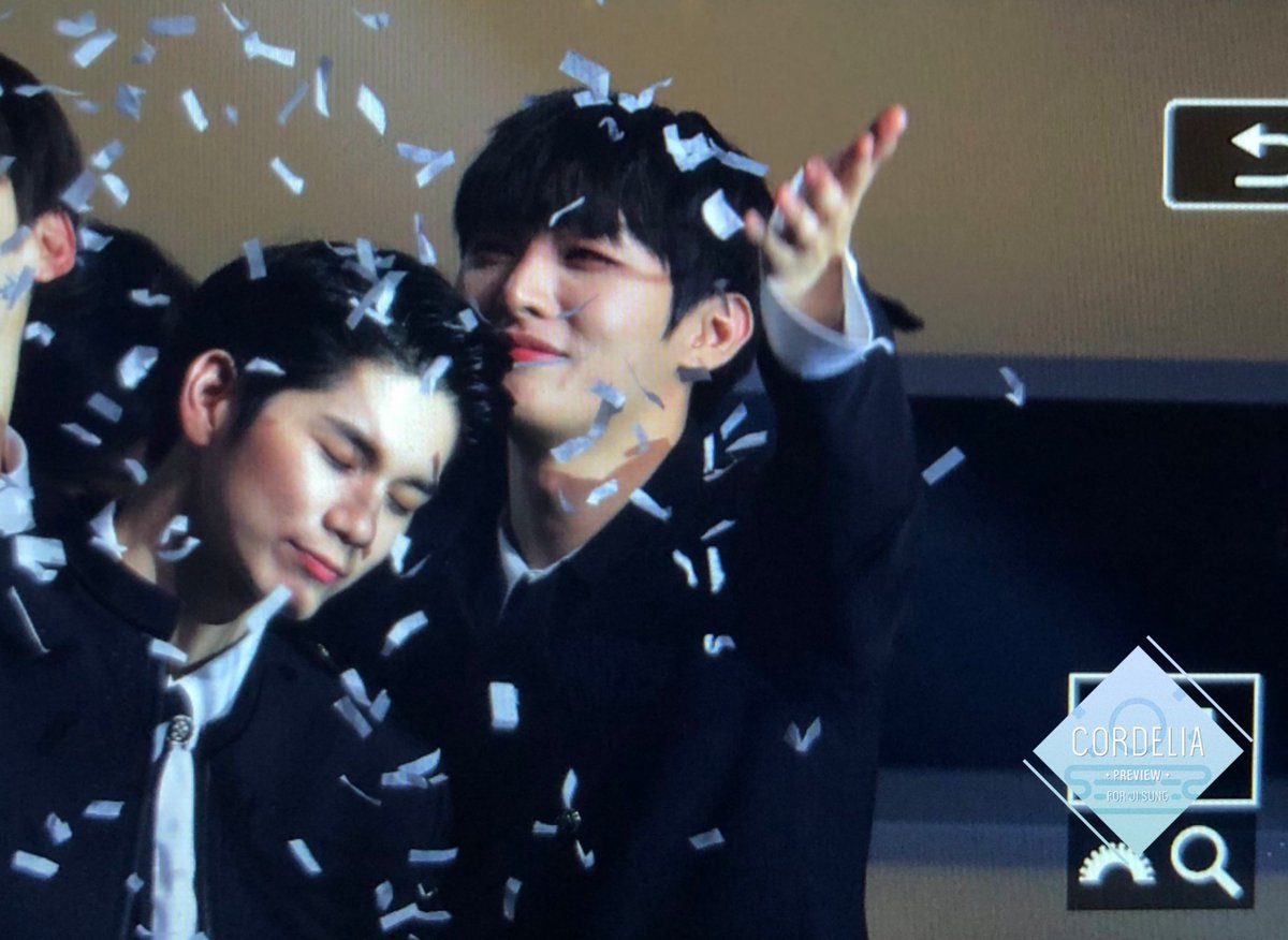 cordelia_js's tweet photo. 190101 가요대제전 프리뷰
2019년,
지성이와 함께 새해를 맞이해서 너무 행복했어.
앞으로도 꾸준히 응원할께💕

#윤지성 #워너원 #영원히_워너원 #언제나_워너원 https://t.co/F4XHd8KbEh