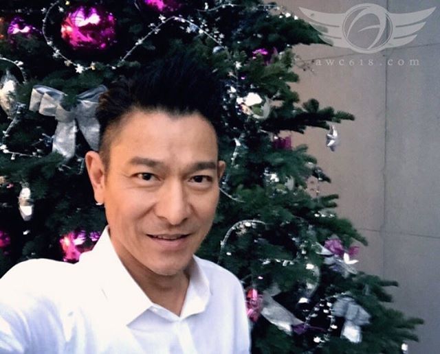 andylauox's tweet photo. Wishing all of you a Happy New Year 🎊 
via: Andy’s blog (https://t.co/m8HEl8RcMF)
#AndyLau #劉德華 #華仔 #刘德华 #华仔 #GetWellSoonAndy #MyLoveAndyLau https://t.co/rZAPUjZYBK https://t.co/t2mTaBuGbg