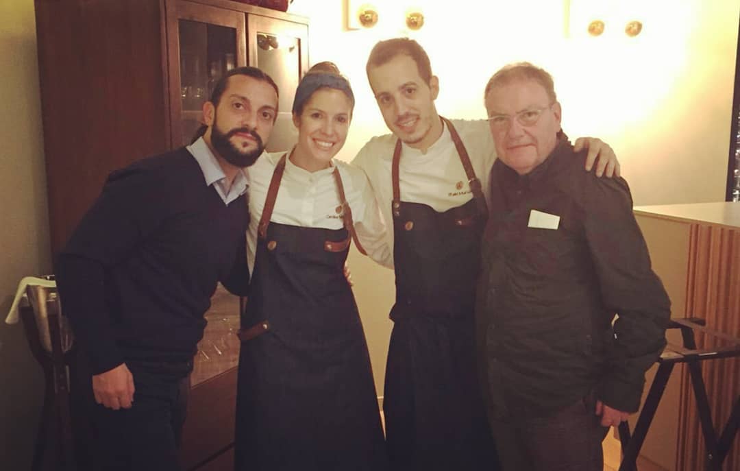 Espuma de haba tonka, 
brioche caramelizado, café, chocolate y helado de caramelo salado

Nuestra torrija de un bocado

Petit fours homenajeando al cacao ecuatoriano

#Ikaro
#CarolinaSánchez #IñakiMurua