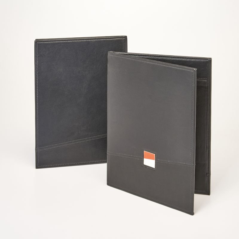 JTSnell's tweet photo. Timeless Marketing Packaging by Sneller #snellercreative #madeinusa #timelessmarketing #timeless #timelesspackaging #marketing #packaging #marketingpackaging #custompromotionalpackaging #custompackaging #promotionalpackaging #binder #ringbinder #custom https://t.co/qQgDeezHog https://t.co/EhPgewOHEf