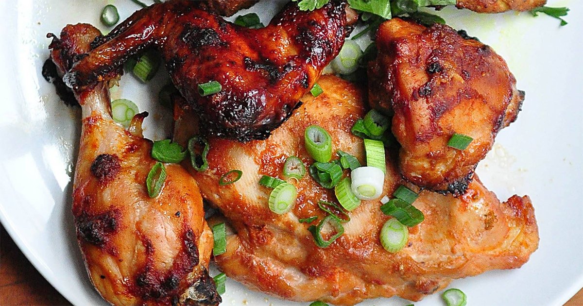 FoodBankWMA's tweet photo. Pad up your collection of go-to recipes. Cookbook author, Leanne Brown designs meals with low-cost ingredients in mind! #GoodandCheap #Recipes https://t.co/JwXVrWOqs9 https://t.co/xyhP0DIDjB