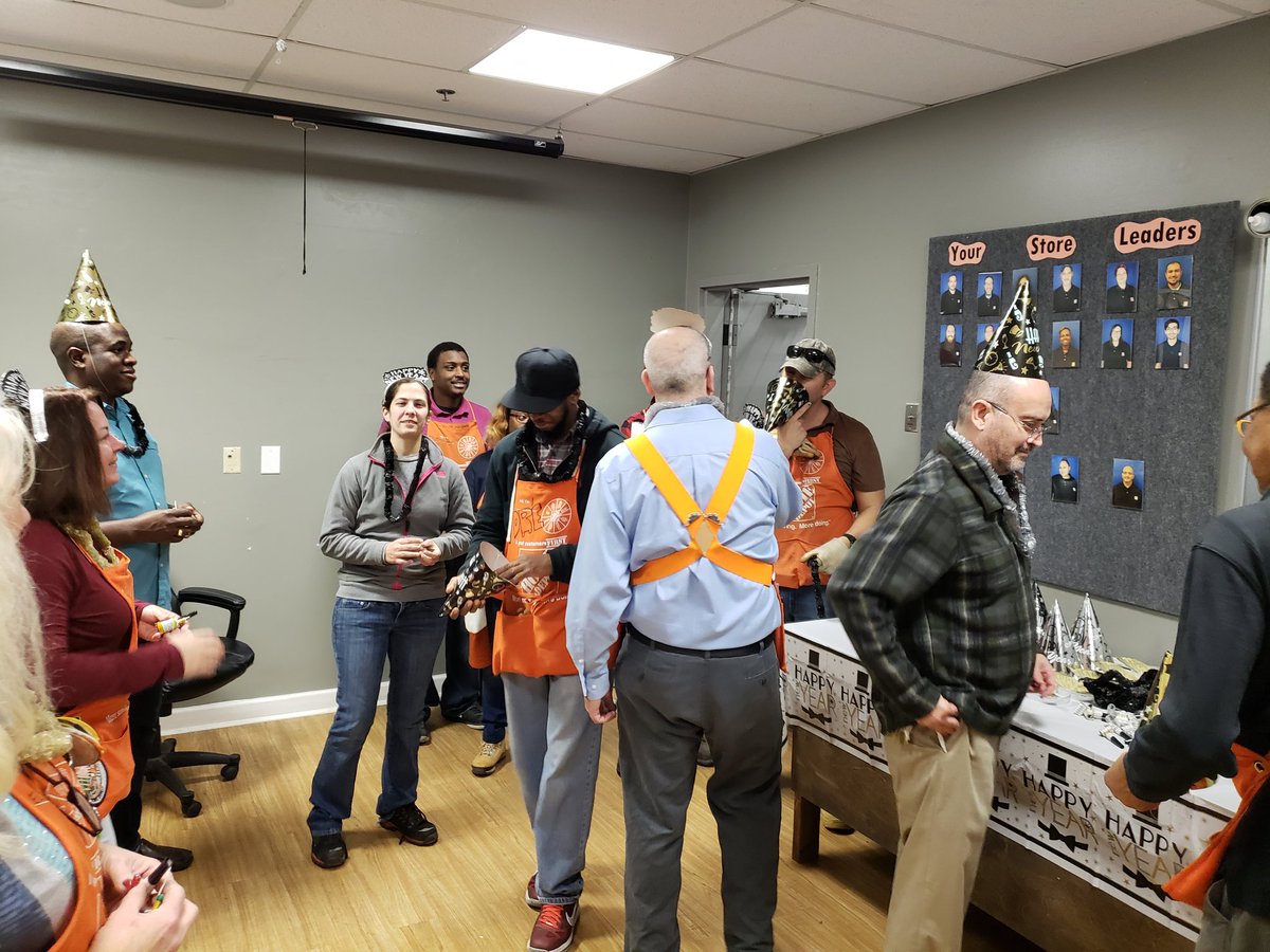 TaraJ02's tweet photo. Celebrating the New Year @ 12:00 today, since we won't be here at midnight. @damianftaylor @Wedafu @Prinzess4You @MccourtDonTHD @DUSTYLUCERO @Bholloway1108 https://t.co/oWsvkYhseR