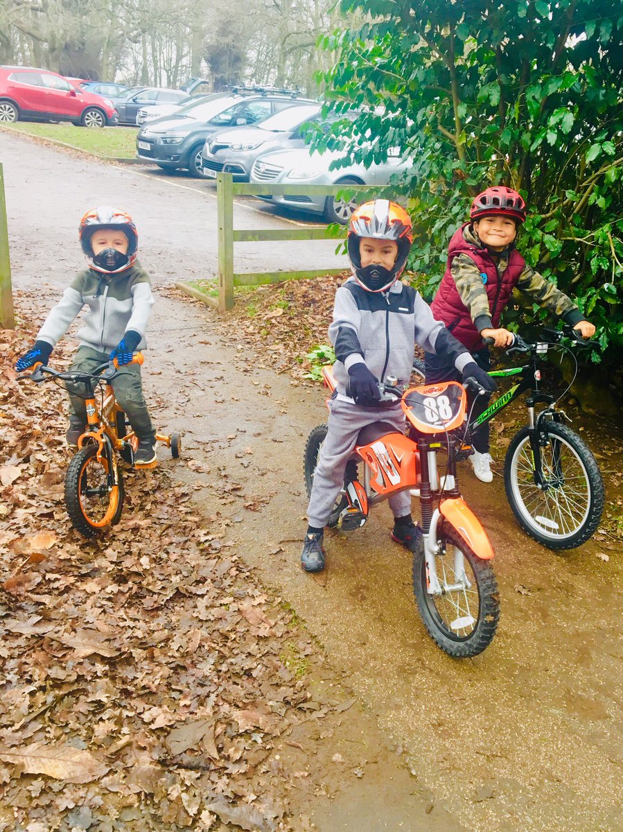 beardsmore_kat's tweet photo. Killed them on their bikes today! 😂 testing their Christmas presents! That’s 40 miles all together they done for #DashThroughDecember 💪🏼@norbridge315 @HeronClass @PeacockClass2 @Y2woodpecker https://t.co/kpmwihfC0N