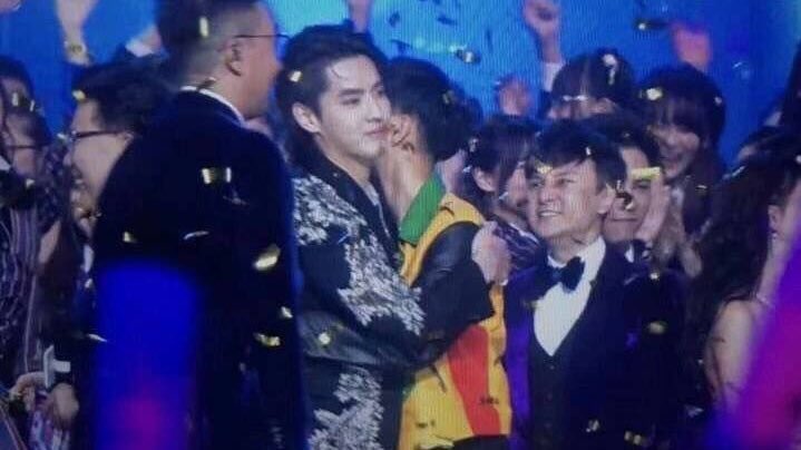 tontaopanda's tweet photo. สวัสดีปีใหม่ชาวเรือค่ะ #คริสเทา #KrisTao https://t.co/VUsHOq7ADR