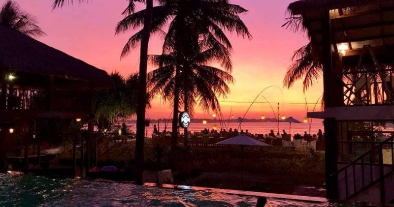GrandSunsetGili's tweet photo. Ah, travel. It broadens the mind and the horizons, opening us up to experiences and thoughts we might have never had before.

If you need some convincing to pack your bags and head out, these 10 inspiring quotes should sort that right out. https://t.co/wQekiVUTev https://t.co/B7vaLeMbOA