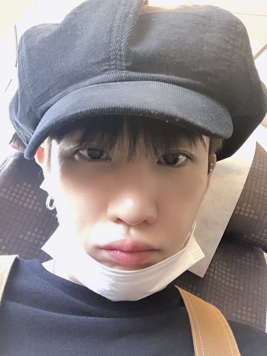 lqbjoo's tweet photo. may the new year treat you well. 💫💗 https://t.co/3xUzX28CAE
