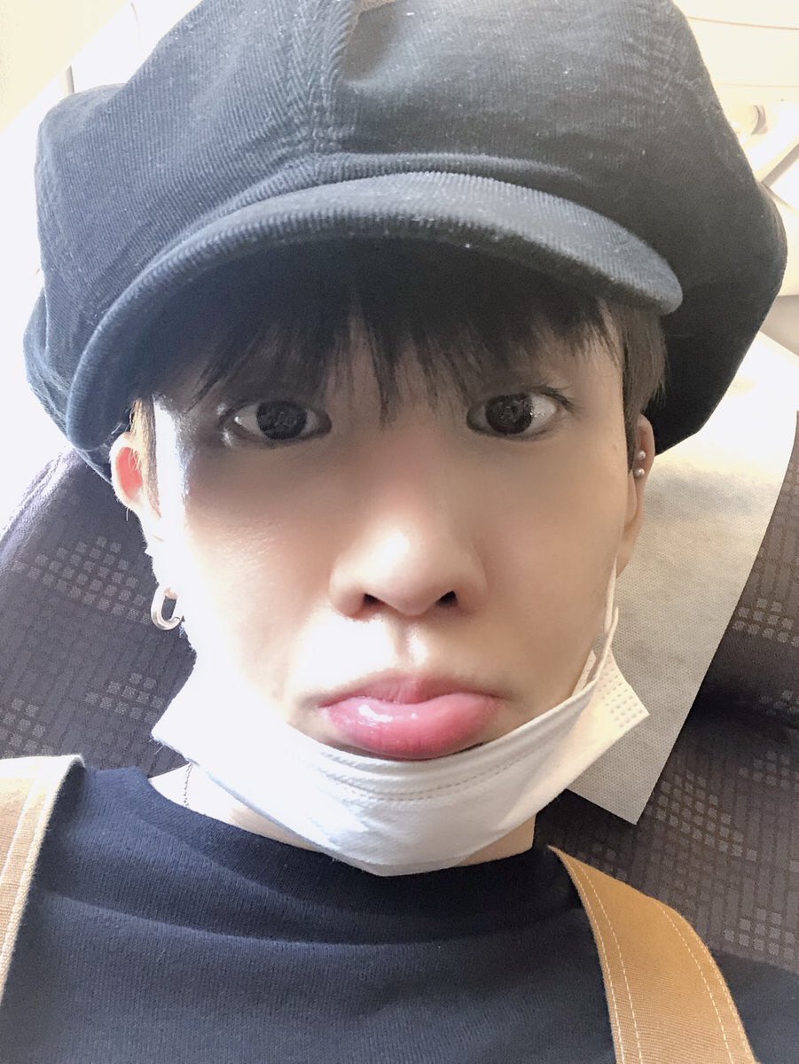 lqbjoo's tweet photo. may the new year treat you well. 💫💗 https://t.co/3xUzX28CAE
