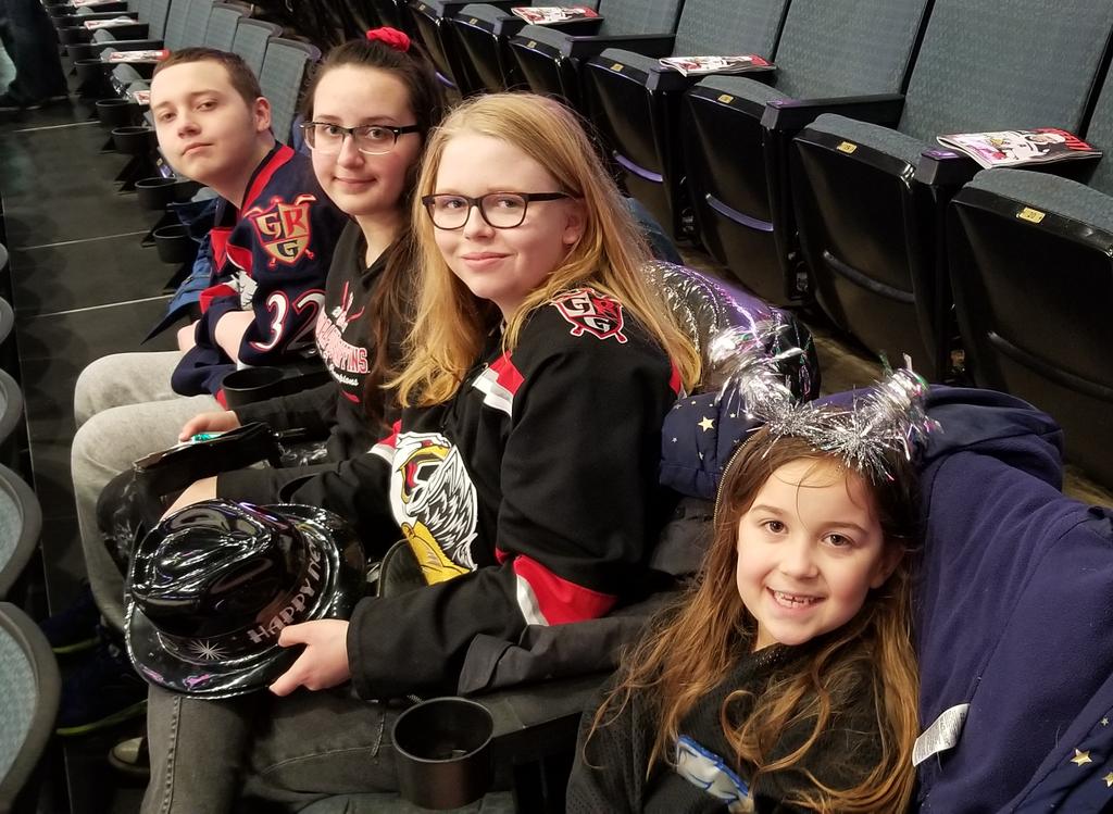 cakebakerbranch's tweet photo. Our favorite way to celebrate NYE every year! At the freezer on Fulton watching the Griffins.  #GoGRG https://t.co/tUuUUFJceK