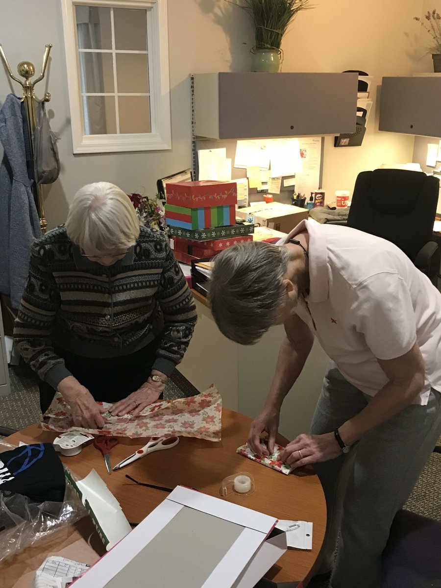 GreenTreeMtV's tweet photo. Residents Millie, Susan and Paula played Santa's helpers last week wrapping presents for Christmas. https://t.co/S6bzQwmbzE