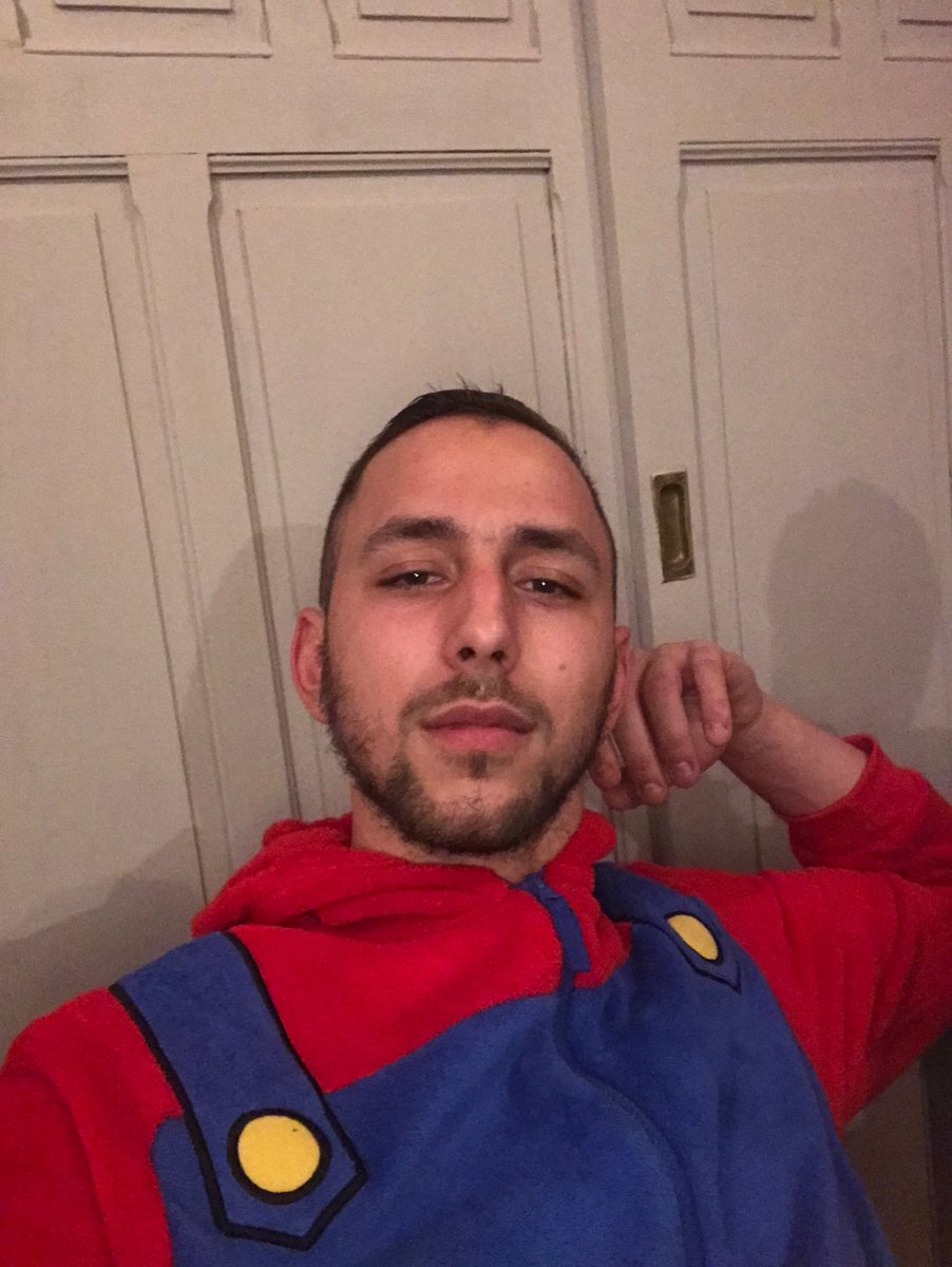 aNkCSGO's tweet photo. Bonne année à vous les bro 💪❤️ #2019 #MARIOBROOS https://t.co/wLpRG39O0H