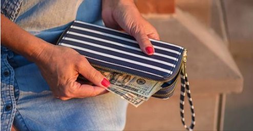 NewEraDebt's tweet photo. If your #NewYearsResolution is to be wiser with your money, check out these moves you can make to turn your finances around: https://t.co/VUI7TNhCp8 https://t.co/MhnoUVEkdl