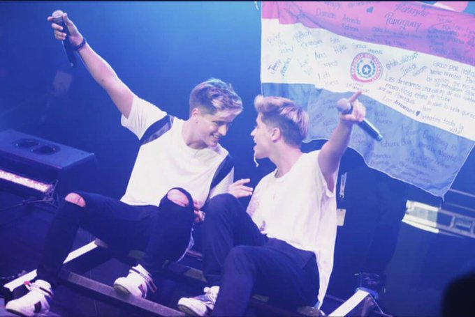 _noecaball's tweet photo. @martxneztwinspy @emartineeez @imartinezp_ #NewYearMTPy gracias por todo enserio❤ @emartineeez @imartinezp_ https://t.co/9bbe6nyqGu