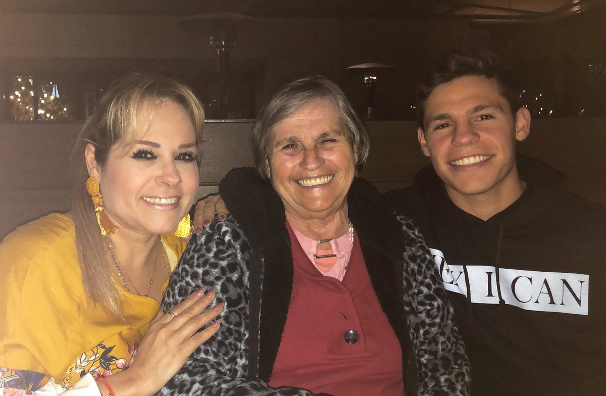 ArturoGlz10's tweet photo. Les dejo fotos de lo que fue mi 2018, un año difícil pero de muchas cosas buenas y muchas bendiciones! Aprovecho tmb para desearles un prospero año nuevo y que Dios los bendiga hoy y siempre! 🙏🏽 https://t.co/1MGrh30WuA