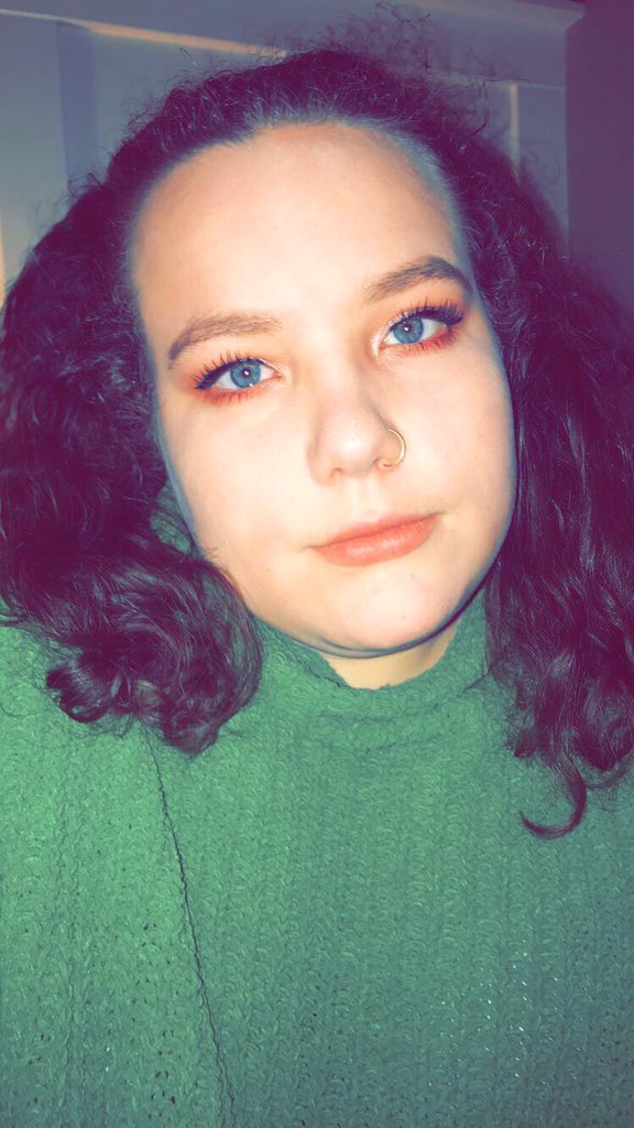sunlitflower's tweet photo. hi twitter here is how i look now!! 
ps. it's been a quick minute and i wanted to pop in and say ily if you're still following me after all this time. dm me and tell me how you're doing anytime! https://t.co/miOEPvZFOX