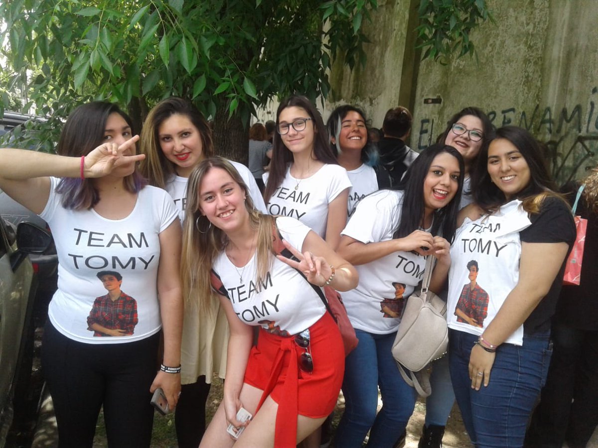 Ailen_Villalba1's tweet photo. Fue un placer conocer tanta gente piola, posta. Gracias por esos momentos y charlas inolvidables, espero este 2019 seguir compartiendo momentos con ustedes. Los quiero mil π
#LaMafiaDeFam #TeamTomy https://t.co/LYUeiP6Gy8
