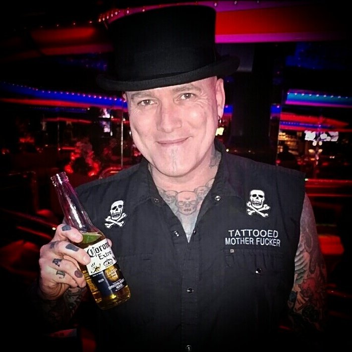 DirkVerminFan's tweet photo. 🎉🍺 #HappyNewYear2019 🍺 #Vegas 🍻🎉 https://t.co/waID8dTEWk