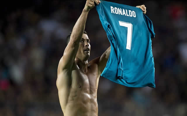 defcentral's tweet photo. 🎥 ¡No te pierdas los 40 goles más humillantes de la historia del fútbol! ⚽️🤣💥
https://t.co/HYx1UKH3BX
#football #RealMadrid #FCB #SabiasQue #2019Colosal https://t.co/NT3rDGKlWz