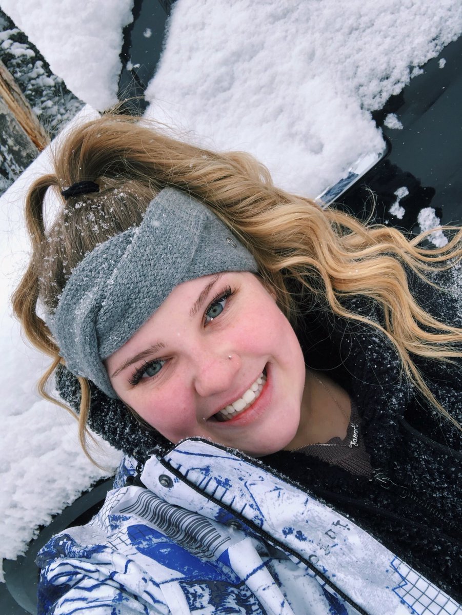 britt ♛ tweet media