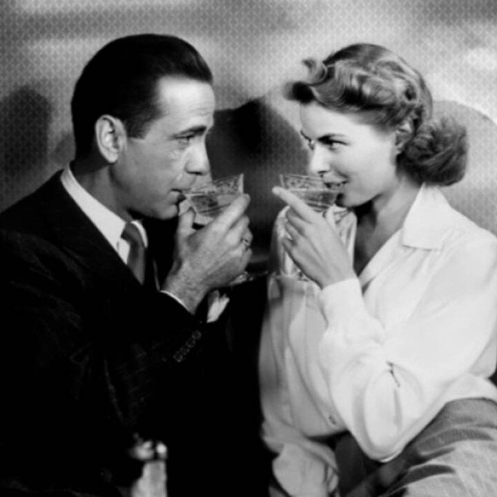 timecastelar's tweet photo. #Feliz2019 #SeTermina un año complicado pero arranca uno nuevo lleno de #oportunidades y #esperanza #Felicidades #familia #TiME
#casablanca #bogart #bergman #brindis https://t.co/iepyT51sQA