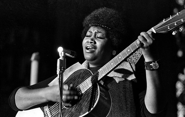 kevinvanceradio's tweet photo. Hosting #NPRMorningEdition on 91.7 @KALW. Today's #KALWAlmanac reports it's National Champagne Day, #Odetta's birthday and on this day in 1991 the Soviet Union quietly ceased to exist. https://t.co/05rvyrLoEz https://t.co/ipoEZjATnA