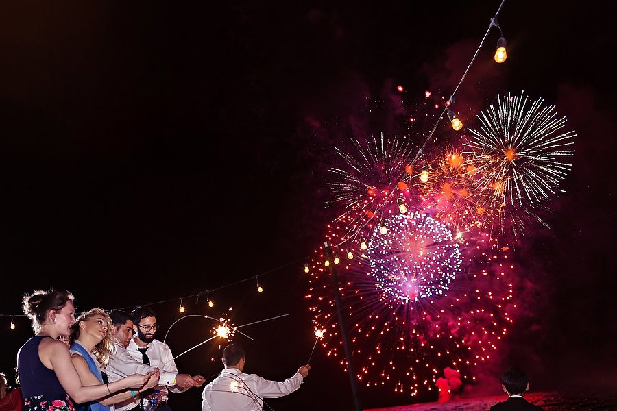 Our Memorable Moments from 2018 will surely bring a smile to your face! We had the opportunity to meet so many great people, travel to beautiful places, and discover new things about ourselves as artists... quetzalwedphoto.com/galleries/memo…