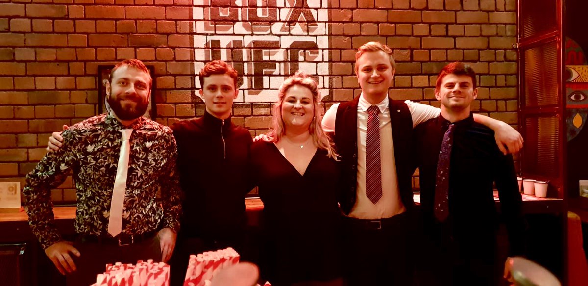 Our Bristol team are ready for you tonight! Serving food until 10pm and drinks until late. #HappyNewYear #popthefizz #beautifulbunch 🍾🥂