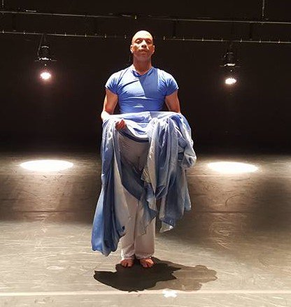 DanceBalto's tweet photo. Instructor Torens Johnson teaches Intermediate Modern at Dance Baltimore, Tuesdays, Jan 8 &amp; 15, 7:30pm. College student discount, $4; area company members, $8. https://t.co/CMSQ6Gyi4P https://t.co/ENtWoxL9dm