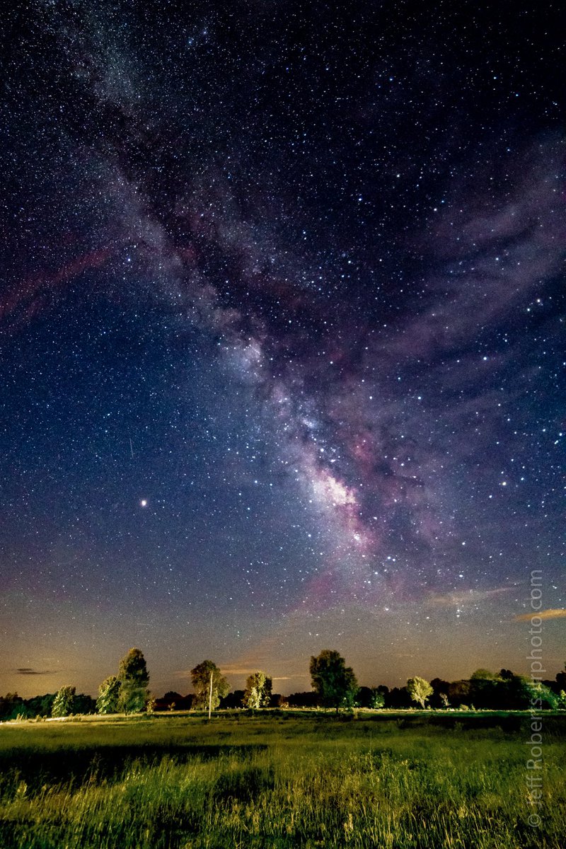 #4 in my look back at a few of my favorite photos I got to make in #2018 , sometimes you have to get out of the city lights to see the heavens above. #PhotogLife <a href="/NikonUSA/">NikonUSA</a> #MilkyWay #Comet #Astrophotography