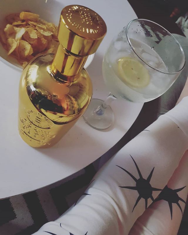 A  R O C K I N'  N I G H T  I N - Ooh New Year's Eve, what to wear? Oh wait I'm a mum...PJs and gold gin it is then!

Wishing everyone the happiest and healthiest 2019! 🥂
.
.
.
#happynewyear #nye #nye2018 #happy2019 #newyearsevein #celebrate #ginandt… bit.ly/2s3yoyC