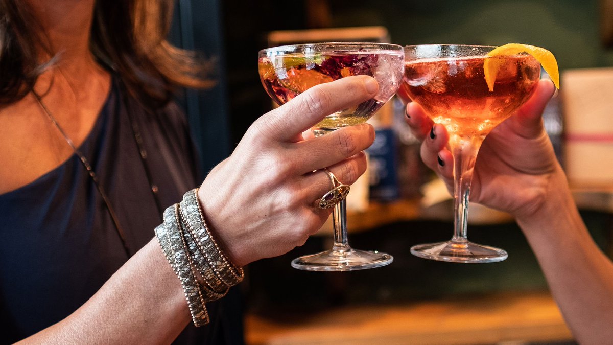 See in the New Year with a G&amp;T in hand! Whether you're out painting the town red, counting down with your loved ones, or welcoming 2019 solo, Bath Gin is the only accompaniment you need 🎆