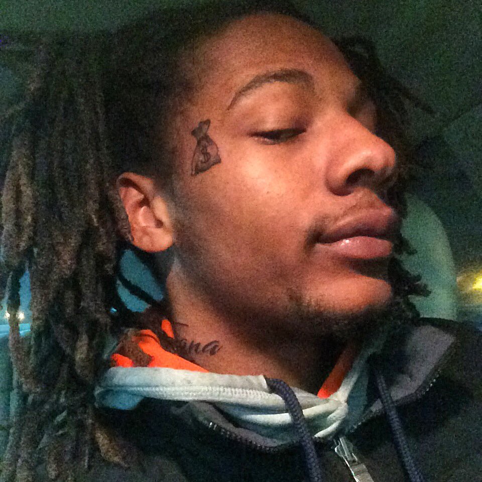 Geo_Babiiee's tweet photo. Moneybagg Doh 💉💰👀💪🏽 #TrashOrNailed https://t.co/GgXh2K91sV