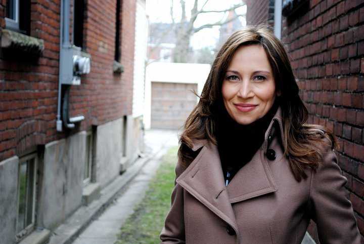 SholdMediaGroup's tweet image. The most popular SMG Profile of a Canadian for 2018 goes to @NicoleKarkic who shared how she got into the industry, her tips for other young broadcasters and went through her day in the life at the studio. 

sholdmediagroup.com/smg-profile-ni…