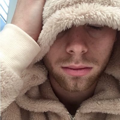 mgcsx's tweet photo. #HappyBirthdayLuke
I’ve been supporting you since I was 1 day old 🥳 music really helped me grow up! You make me so emo old man 👊😔 it’s kinda scary how you make me rawr xD when I look at ur face. So imma end this before my tweet limits up but happy birthday lucaspucas 👊🤠!!!!! https://t.co/j44ZjYQfFp