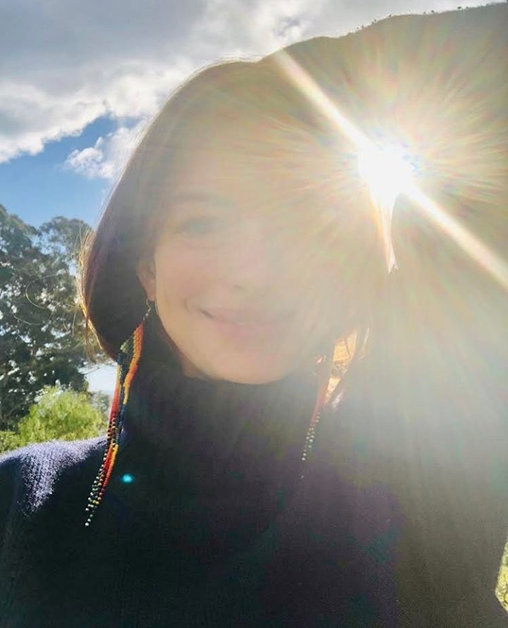 femmefatalies's tweet photo. Welcoming 2019 with all sweetness, softness and gratitude in my heart. Wishing blessing and abundance for all of us. Happy New Year everyone. 💖🎊💛🎆 https://t.co/AryRM08FdQ