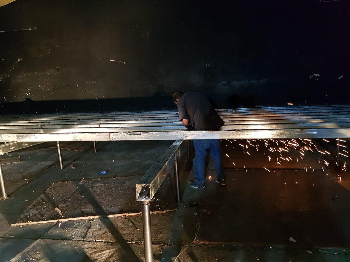 El_Bombin's tweet photo. Nos mudamos! Asi terminamos este 2018; laburando, cansados, y felices…De la mano de quien alla por el 2011 trabajó incansablemente durante un año entero antes de inaugurar: nuestro papasuegro, Miguel Amoresano. Felicidades y salud!!!!  Fany y Beli. https://t.co/OFqw7csTju