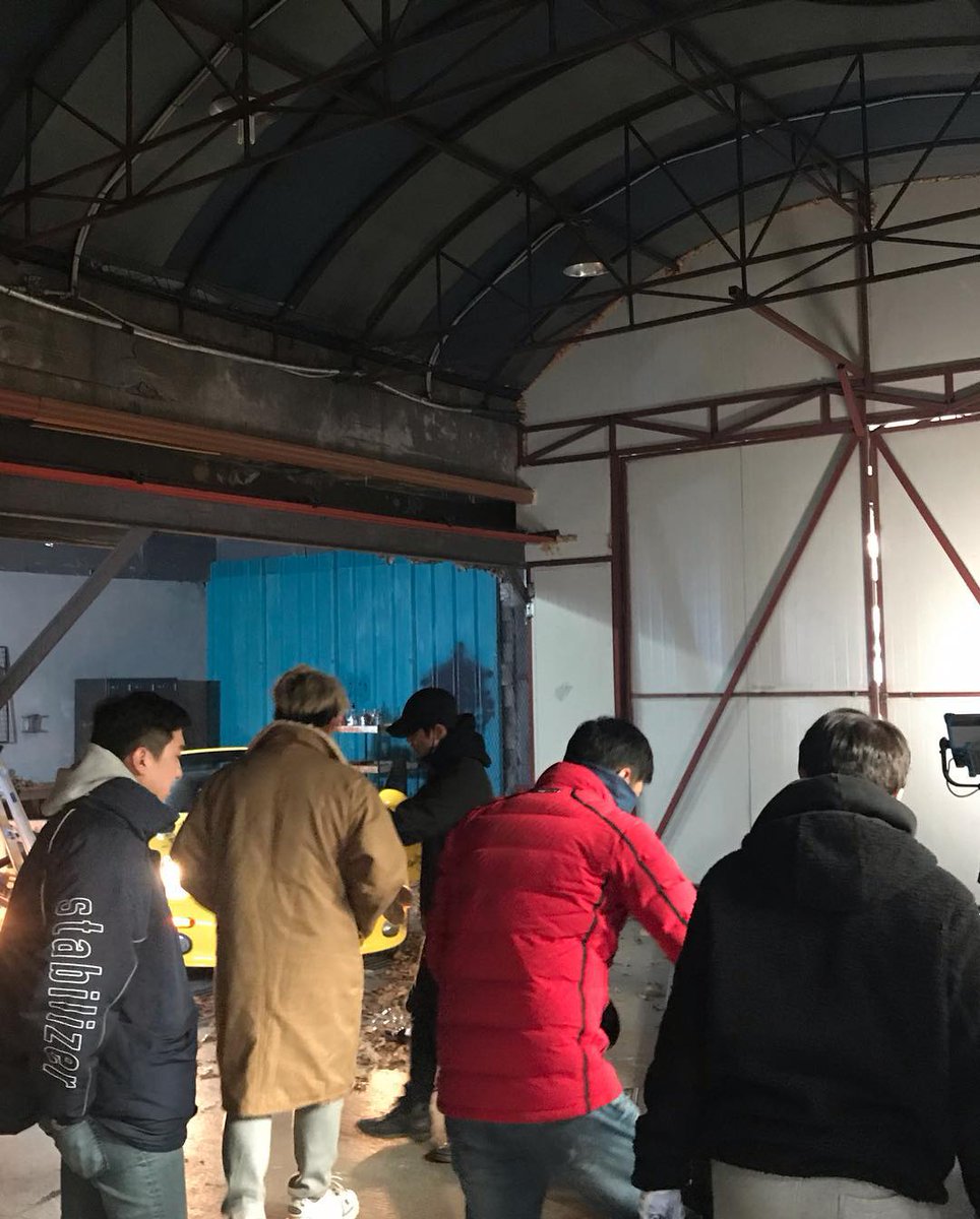 IAmShinsfriend's tweet photo. [📷18.12.31] walala.crew en IG con #SHINDONG.
TRAD: #/PrimeraLinea #Zhoumi
#LonelyFlame
#SuperJunior-M
#SM #Solo

#/Dirigido #/Por
#Shindong #/de
#WalalaProduction
#WalalaCrew
#/musicvideo #/MV
#SJ

#신동 #シンドン #슈퍼주니어 #SUPERJUNIOR https://t.co/J8ojiD0Mr6