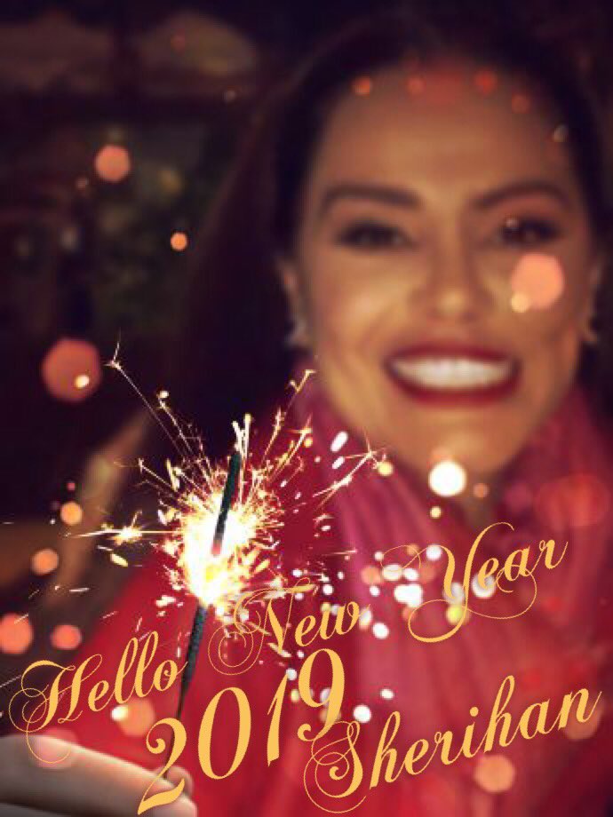 Samiaa_O's tweet photo. #Divaaaa #Happy2019 #HappyNewYears2019 #السنه_الجديده_2019 
#Sherihan 🥰😍❤️😘 @Sherihan 🎊❤️ https://t.co/CB7f26P7Id