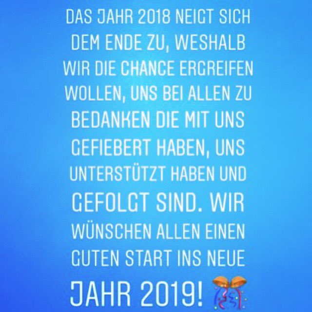 DanniClipper's tweet image. #frohesneuesjahr #danke #bücherliebe #bücherregal #bücher #brokenchain