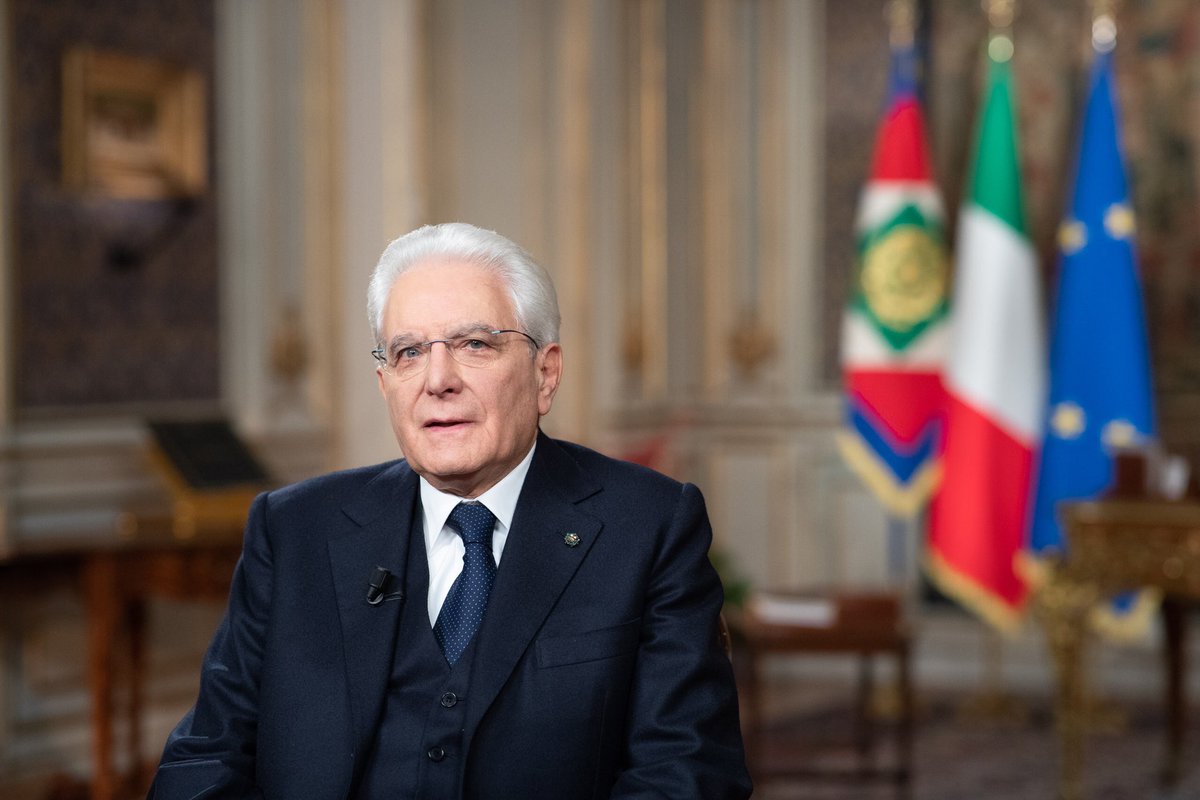 #Mattarella:Abbiamo risorse importanti,vi sono numerosi motivi che ci inducono ad affrontare con fiducia l’anno che verrà.Per essere all’altezza del compito dobbiamo andare incontro ai problemi con parole di verità senza nasconderci carenze, condizionamenti,errori,approssimazioni