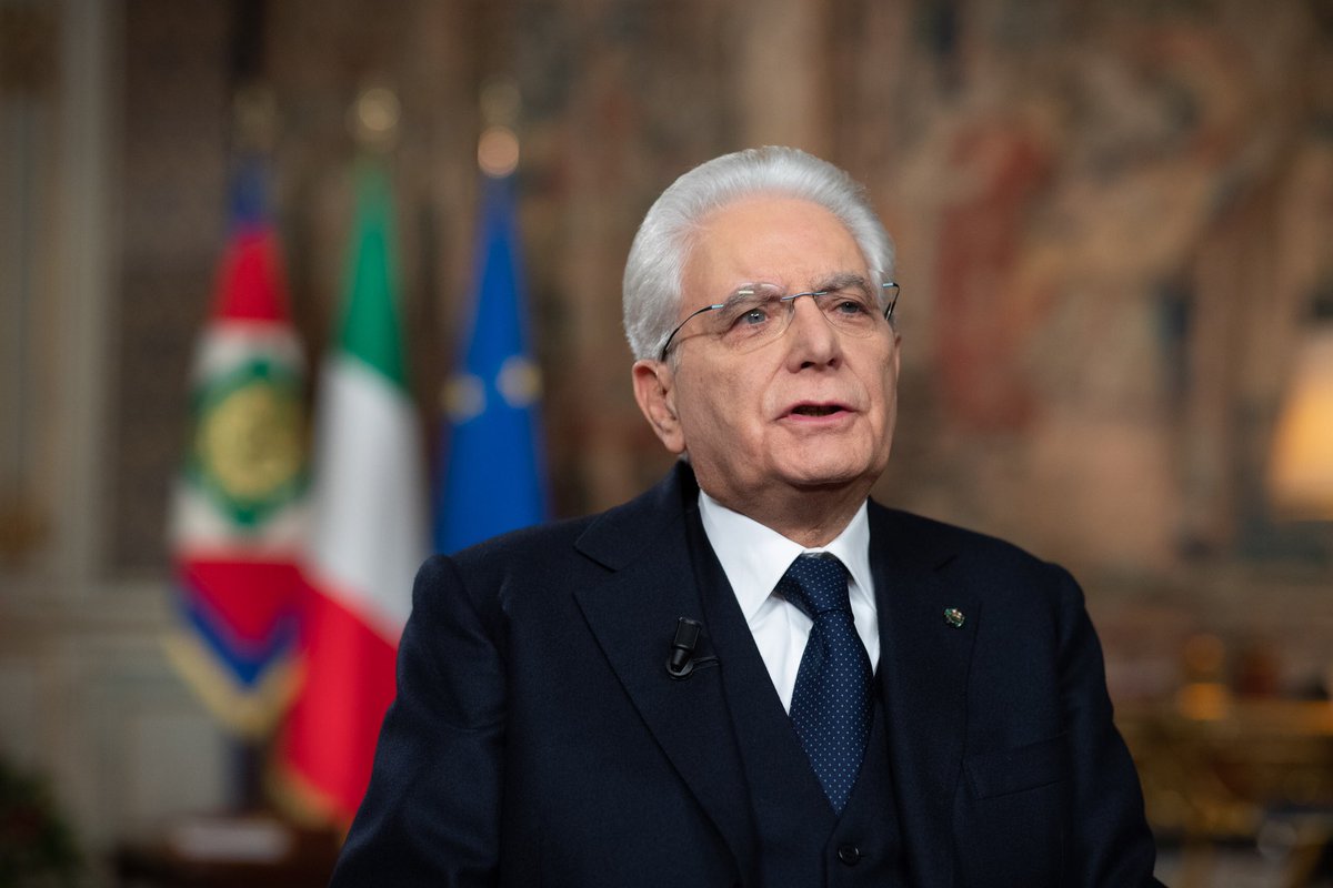 #Mattarella: Dobbiamo aver fiducia in un cammino positivo. Ma non ci sono ricette miracolistiche.
Soltanto il #lavoro tenace, coerente, lungimirante, produce risultati concreti. Un lavoro approfondito, che richiede competenza e che costa fatica e impegno