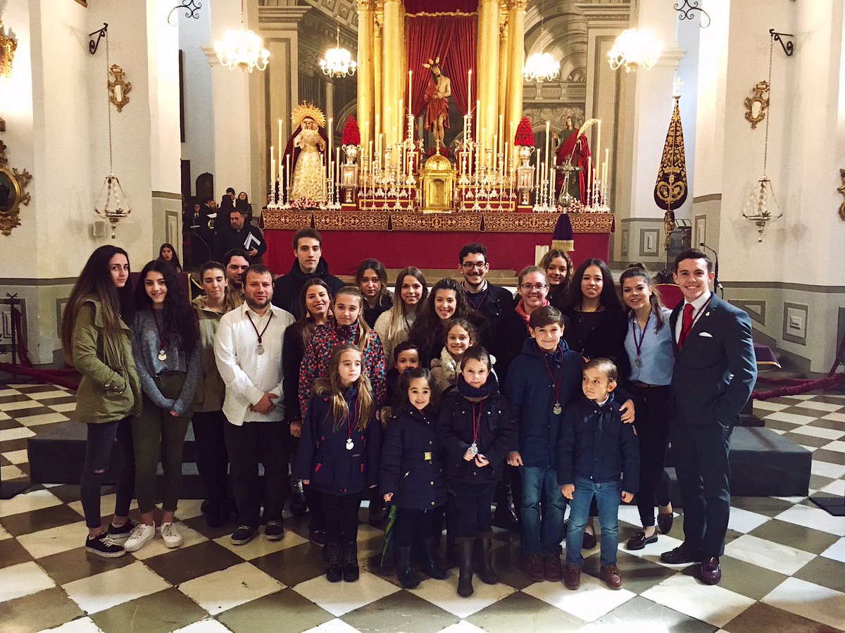 GJSentencia's tweet photo. Unidos por la Fe y el amor hacia nuestro Padre y nuestra Madre, formamos esta maravillosa familia, en la que cada uno de vosotros sois imprescindibles. https://t.co/rKmjePOIFC