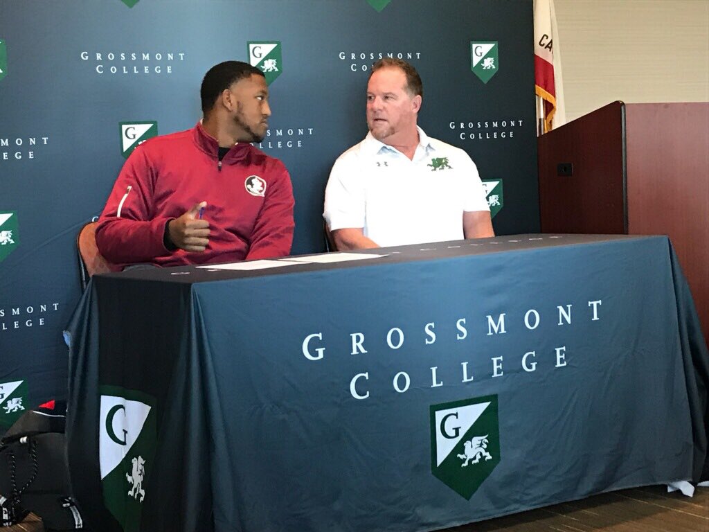 KvngJayWill's tweet photo. 2016-0 D1 offers senior year
Gambled on myself, turned down a D2 offer to walk on at a D1
Put on scout team
2017-cut from the team
Went juco
0 offers after 1st year
2018-Moved to o-line
19+ offers, all-conference
Signed to @FSUFootball
Never give up on your dreams, 2019 I’m ready https://t.co/cWAm40XSFP