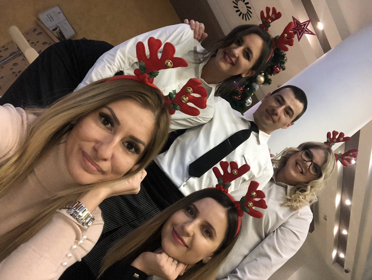 HotelCentar's tweet photo. Zelimo Vam puno zdravlja, ljubavi, putovanja i osmeha!
Vas hotel Centar Novi Sad 💖🥂🎅
#hotelcentar #novisad #mathotels https://t.co/Vy29y2BzZs