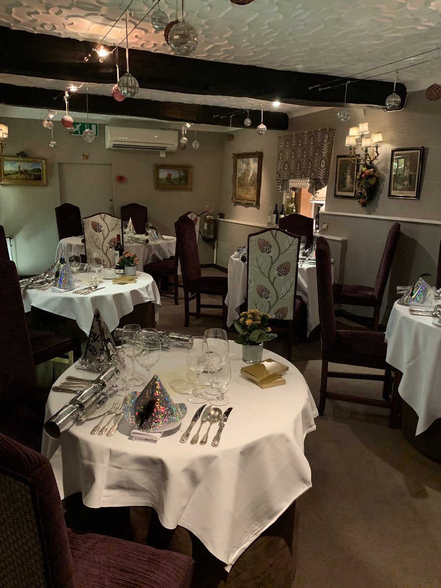 simongueller1's tweet photo. @BoxTreeIlkley all set, happy new year everyone #NYE2018 #avoidingtherush https://t.co/Pi80E2IMyQ